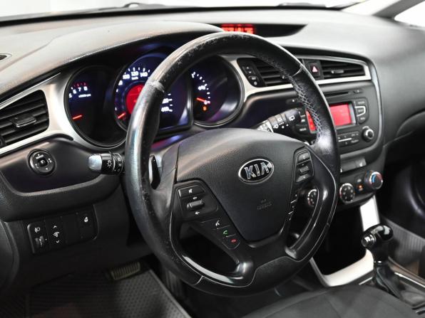 Kia Ceed II Рестайлинг с пробегом 2018 года, цена 1 450 000 рублей, 127017 км, универсал, Автокод Объявления