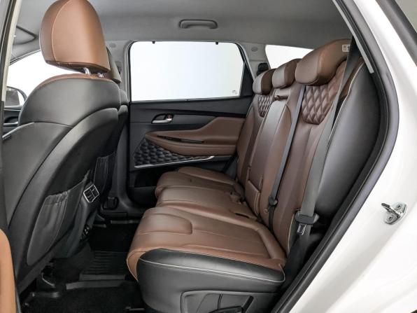 Hyundai Santa Fe IV Рестайлинг с пробегом 2021 года, цена 4 055 000 рублей, 43324 км, внедорожник, Автокод Объявления