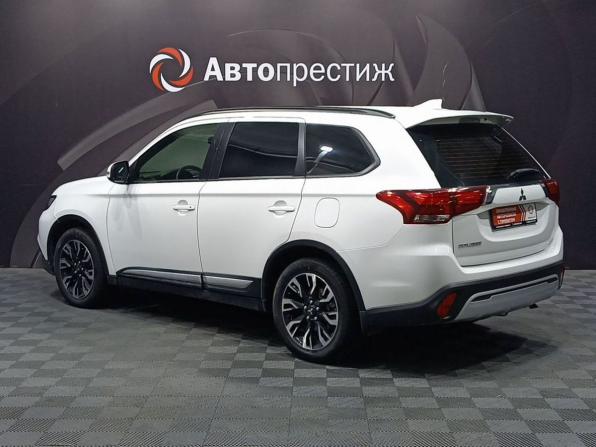 Mitsubishi Outlander III Рестайлинг 3 с пробегом 2020 года, цена 1 990 000 рублей, 55000 км, внедорожник, Автокод Объявления