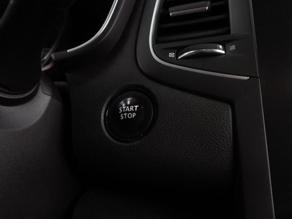 Renault Megane IV с пробегом 2016 года, цена 1 274 000 рублей, 212614 км, универсал, Автокод Объявления