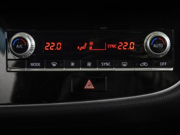 Mitsubishi Outlander III Рестайлинг 3 с пробегом 2020 года, цена 2 219 000 рублей, 122000 км, внедорожник, Автокод Объявления