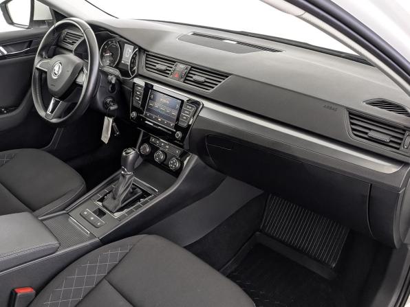 Skoda Superb III с пробегом 2019 года, цена 2 450 000 рублей, 30512 км, лифтбек, Автокод Объявления