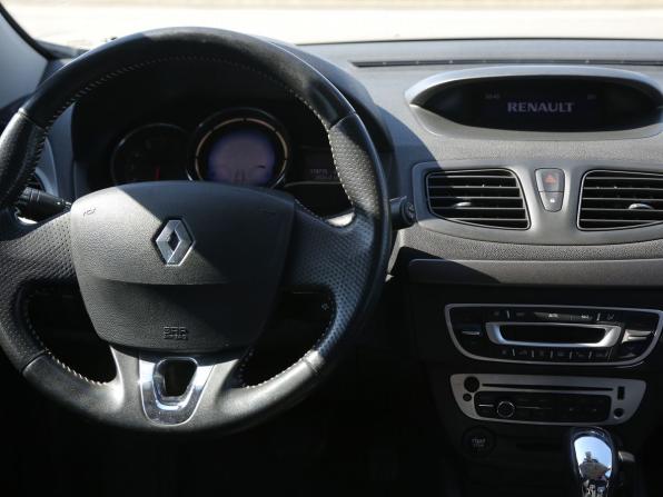 Renault Fluence I Рестайлинг с пробегом 2013 года, цена 618 000 рублей, 174700 км, седан, Автокод Объявления
