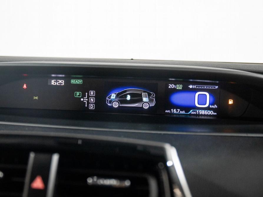 Toyota Prius IV (XW50) Иркутск  - изображение 12