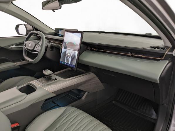 Changan Lamore с пробегом 2023 года, цена 1 900 000 рублей, 43759 км, седан, Автокод Объявления