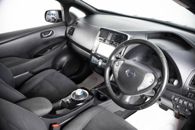 Nissan Leaf I (ZE0/AZE0) с пробегом 2014 года, цена 929 000 рублей, 153000 км, хэтчбек, Автокод Объявления
