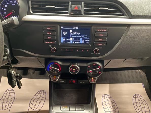 Kia Rio IV с пробегом 2018 года, цена 899 000 рублей, 215000 км, седан, Автокод Объявления