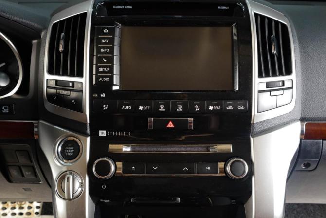 Toyota Land Cruiser 200 Series Рестайлинг 1 с пробегом 2014 года, цена 4 729 000 рублей, 226649 км, внедорожник, Автокод Объявления