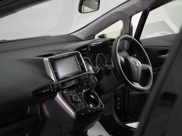 Toyota Wish II Рестайлинг с пробегом 2014 года, цена 1 540 000 рублей, 110000 км, минивэн, Автокод Объявления