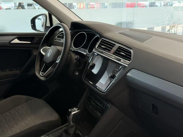 Volkswagen Tiguan II Рестайлинг с пробегом 2021 года, цена 3 585 000 рублей, 81474 км, внедорожник, Автокод Объявления