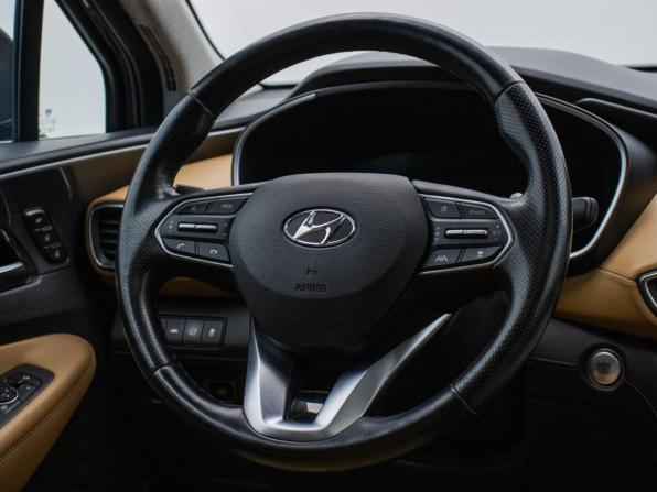 Hyundai Santa Fe IV Рестайлинг с пробегом 2021 года, цена 3 670 000 рублей, 81365 км, внедорожник, Автокод Объявления