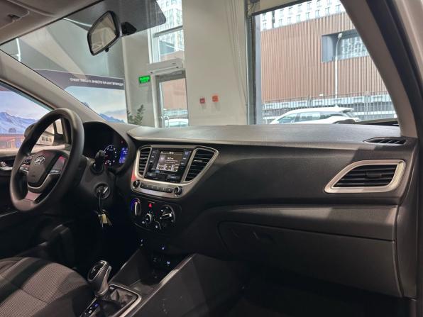 Hyundai Solaris II Рестайлинг с пробегом 2020 года, цена 898 700 рублей, 341485 км, седан, Автокод Объявления