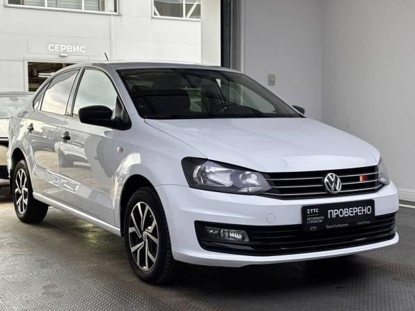 Volkswagen Polo V Рестайлинг с пробегом 2019 года, цена 1 350 000 рублей, 59471 км, седан, Автокод Объявления