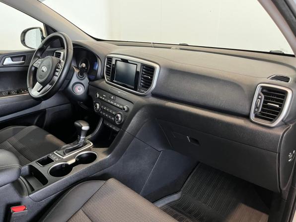 Kia Sportage IV Рестайлинг с пробегом 2018 года, цена 2 190 000 рублей, 133801 км, внедорожник, Автокод Объявления