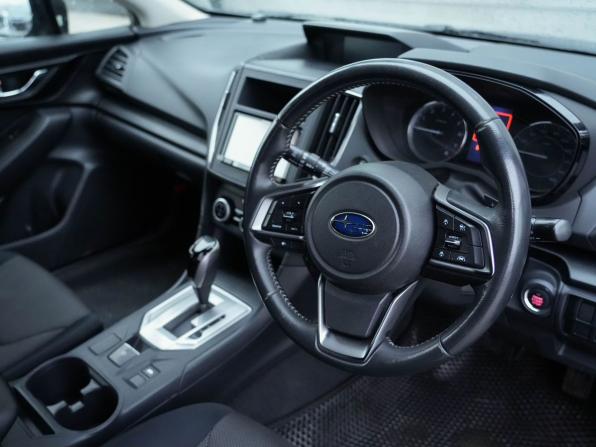 Subaru Impreza V с пробегом 2017 года, цена 1 299 000 рублей, 240142 км, хэтчбек, Автокод Объявления