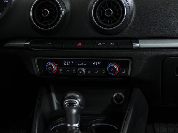 Audi A3 III (8V) Рестайлинг с пробегом 2019 года, цена 1 650 000 рублей, 118000 км, седан, Автокод Объявления