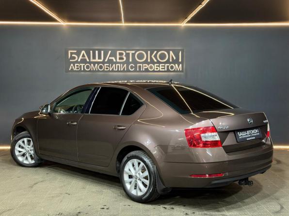 Skoda Octavia III (A7) Рестайлинг с пробегом 2019 года, цена 1 649 000 рублей, 141537 км, лифтбек, Автокод Объявления