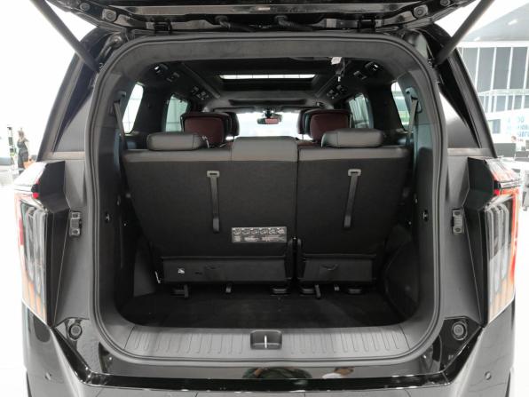 GAC M8 с пробегом 2024 года, цена 4 850 000 рублей, 111 км, минивэн, Автокод Объявления