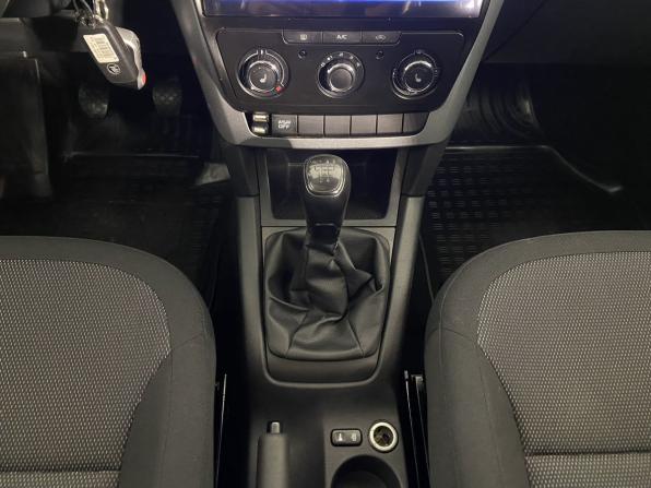 Skoda Yeti I Рестайлинг с пробегом 2014 года, цена 1 330 000 рублей, 108600 км, внедорожник, Автокод Объявления