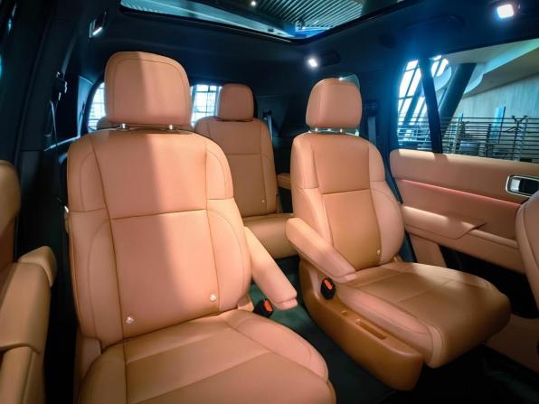 Новый Li Auto (Lixiang) L9 I Рестайлинг 2025 года, цена 11 990 000 рублей, внедорожник, Автокод Объявления