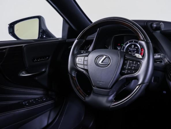 Lexus LS V с пробегом 2018 года, цена 4 601 000 рублей, 114602 км, седан, Автокод Объявления
