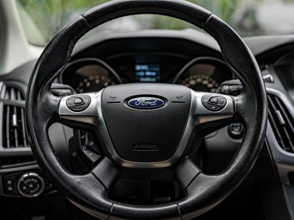 Ford Focus III с пробегом 2015 года, цена 811 000 рублей, 256080 км, хэтчбек, Автокод Объявления