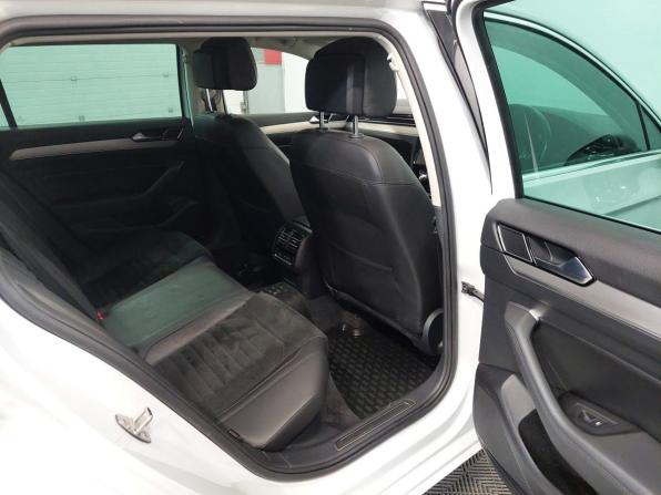 Volkswagen Passat B8 с пробегом 2017 года, цена 1 395 000 рублей, 216400 км, универсал, Автокод Объявления