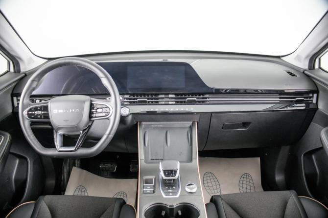 Omoda C5 I Рестайлинг с пробегом 2024 года, цена 2 199 000 рублей, 22356 км, внедорожник, Автокод Объявления