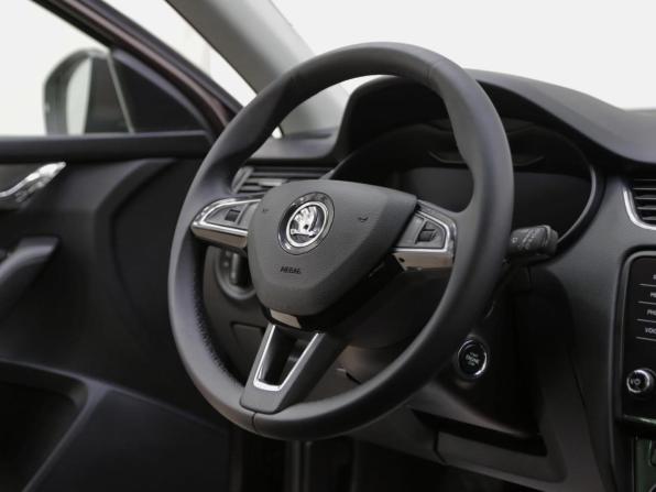 Skoda Octavia III (A7) Рестайлинг с пробегом 2019 года, цена 1 239 000 рублей, 75000 км, лифтбек, Автокод Объявления