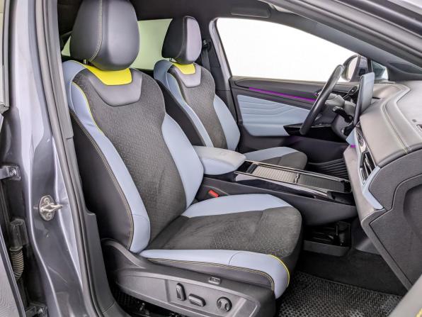 Volkswagen ID.4 с пробегом 2021 года, цена 2 490 000 рублей, 110523 км, внедорожник, Автокод Объявления