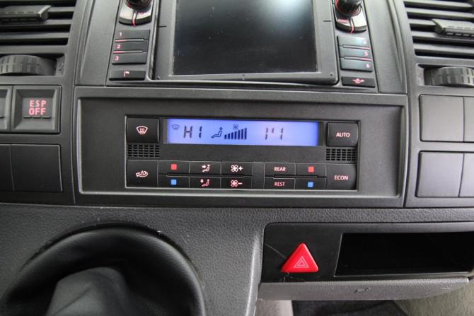 Volkswagen Caravelle T5 с пробегом 2006 года, цена 1 280 000 рублей, 371000 км, минивэн, Автокод Объявления