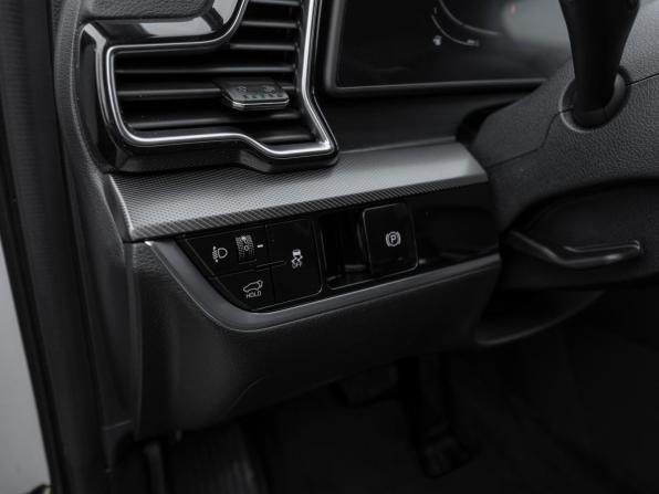 Kia Sportage V Рестайлинг с пробегом 2025 года, цена 4 410 000 рублей, 2686 км, внедорожник, Автокод Объявления