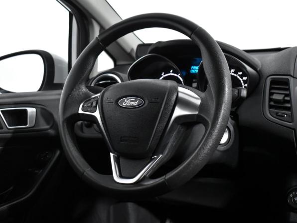 Ford Fiesta Mk6 Рестайлинг с пробегом 2017 года, цена 785 000 рублей, 92959 км, хэтчбек, Автокод Объявления