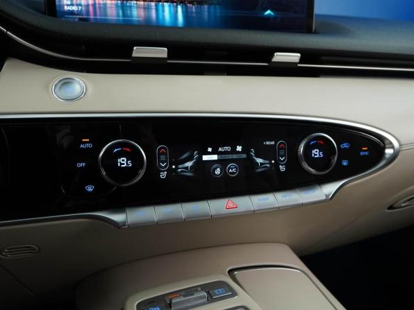 Genesis GV70 I с пробегом 2021 года, цена 4 708 055 рублей, 76965 км, внедорожник, Автокод Объявления