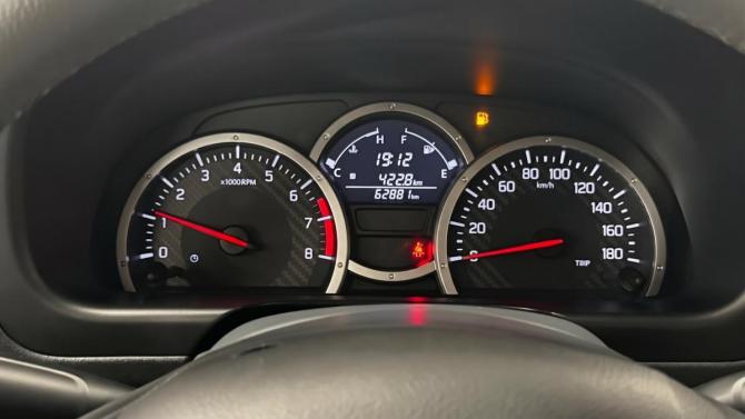 Suzuki Jimny III Рестайлинг 2 с пробегом 2014 года, цена 1 499 000 рублей, 62880 км, внедорожник, Автокод Объявления