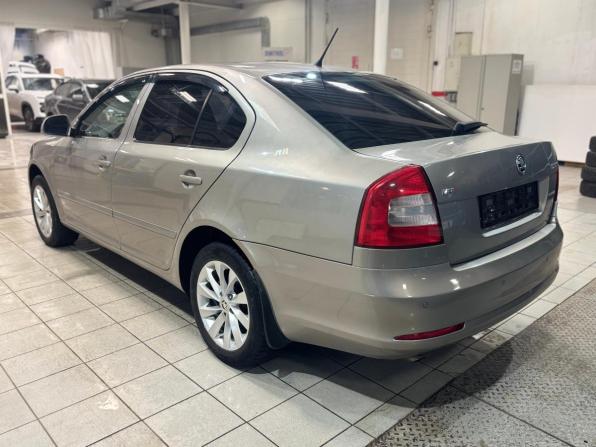 Skoda Octavia II (A5) Рестайлинг с пробегом 2013 года, цена 829 000 рублей, 254120 км, лифтбек, Автокод Объявления
