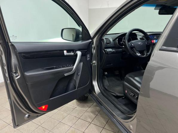 Kia Sorento II с пробегом 2010 года, цена 1 035 000 рублей, 195000 км, внедорожник, Автокод Объявления