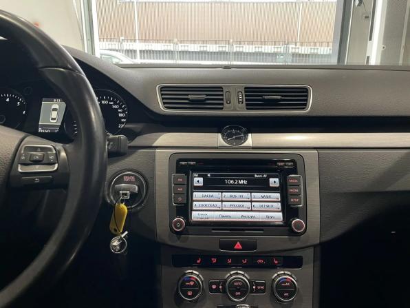 Volkswagen Passat B7 с пробегом 2012 года, цена 950 000 рублей, 235240 км, седан, Автокод Объявления