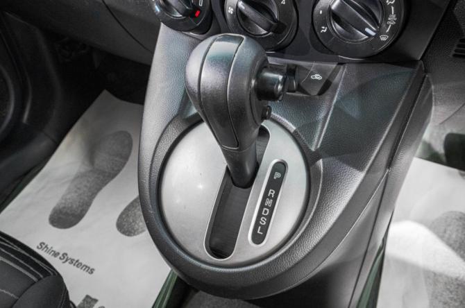 Mazda Demio III (DE) с пробегом 2007 года, цена 599 000 рублей, 208000 км, хэтчбек, Автокод Объявления