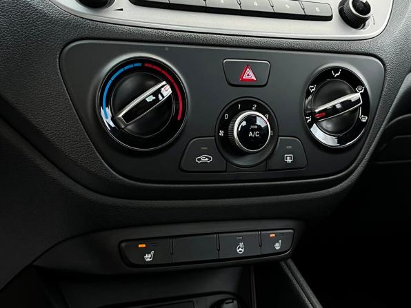 Hyundai Solaris II с пробегом 2019 года, цена 1 382 600 рублей, 112085 км, седан, Автокод Объявления