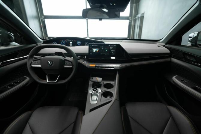 Новый Changan UNI-V I 2024 года, цена 3 329 900 рублей, лифтбек, Автокод Объявления