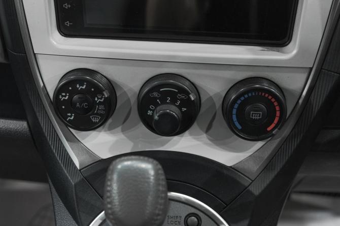 Toyota Ractis II с пробегом 2012 года, цена 849 000 рублей, 192000 км, хэтчбек, Автокод Объявления