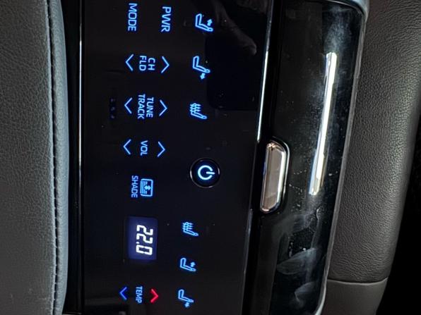 Toyota Camry VIII (XV70) Рестайлинг с пробегом 2022 года, цена 3 170 000 рублей, 33110 км, седан, Автокод Объявления
