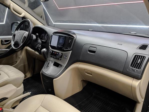 Hyundai H-1 II Рестайлинг 2 с пробегом 2019 года, цена 2 900 000 рублей, 149700 км, минивэн, Автокод Объявления
