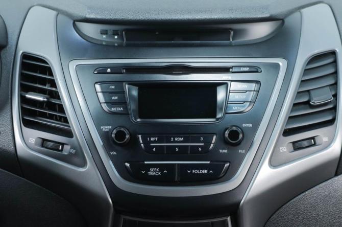 Hyundai Elantra V (MD) Рестайлинг с пробегом 2015 года, цена 789 000 рублей, 301900 км, седан, Автокод Объявления