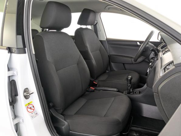 Skoda Rapid I Рестайлинг с пробегом 2019 года, цена 900 000 рублей, 246586 км, лифтбек, Автокод Объявления