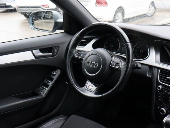 Audi A4 IV (B8) Рестайлинг с пробегом 2012 года, цена 1 500 000 рублей, 201075 км, седан, Автокод Объявления