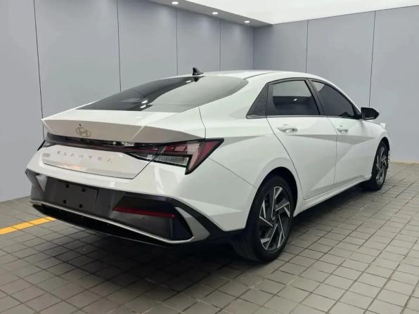 Hyundai Elantra VII (CN7) Рестайлинг с пробегом 2023 года, цена 1 790 000 рублей, 40000 км, седан, Автокод Объявления