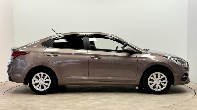 Hyundai Solaris II с пробегом 2017 года, цена 1 115 000 рублей, 121433 км, седан, Автокод Объявления
