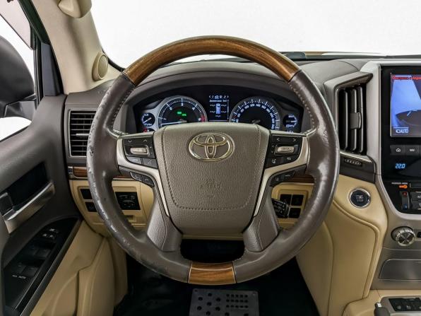 Toyota Land Cruiser 200 Series Рестайлинг 2 с пробегом 2015 года, цена 5 390 000 рублей, 152605 км, внедорожник, Автокод Объявления